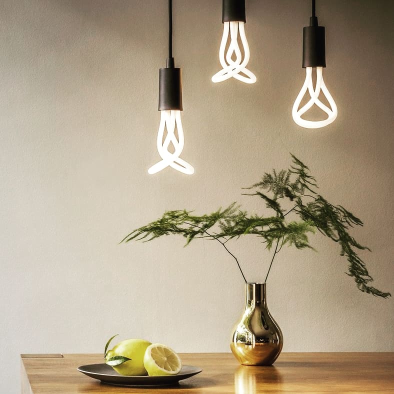 Plumen Lamp: Nowoczesne i Eleganckie Oświetlenie Do Twojego Domu