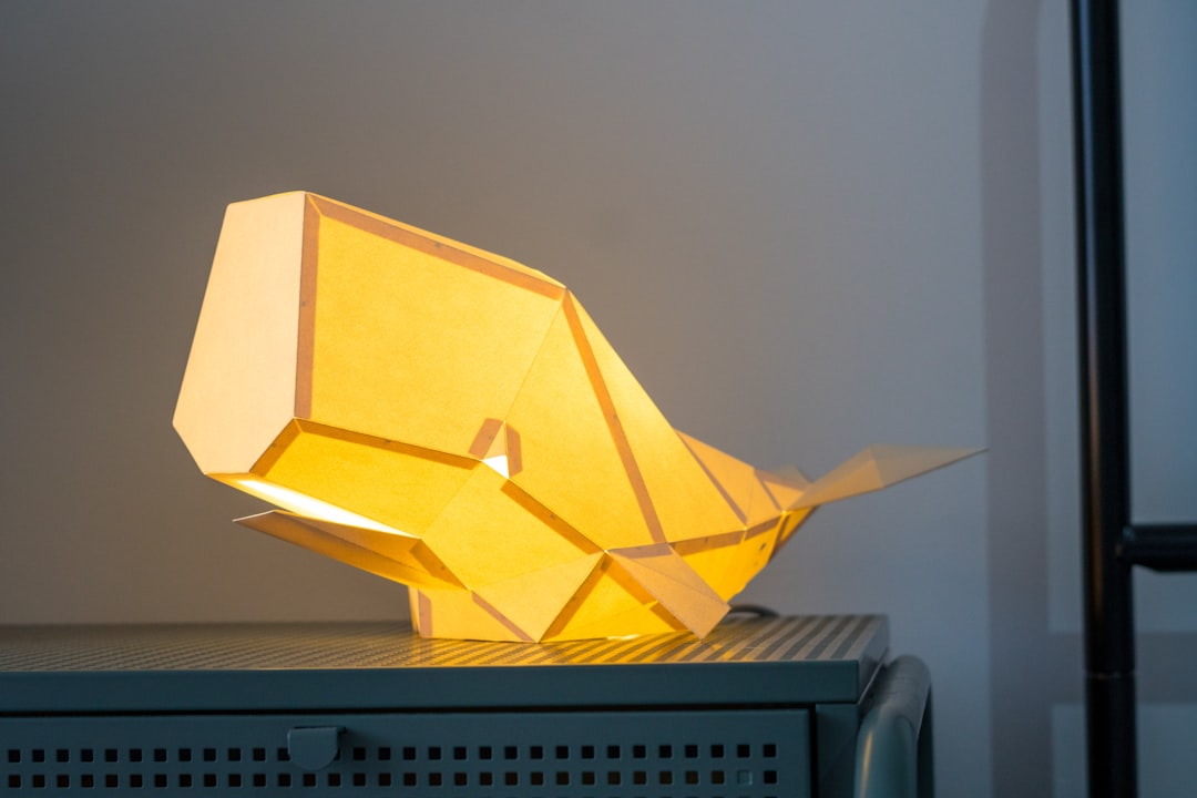 Lampa ścienno-dinozaur dla dzieci