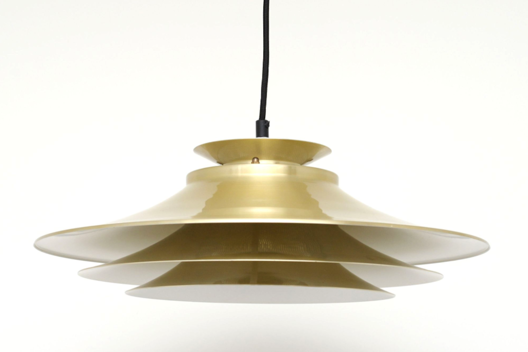 Złote lampy retro – dodaj blasku wnętrzom